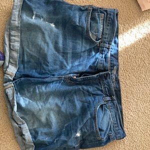 Old navy boyfriend shorts
